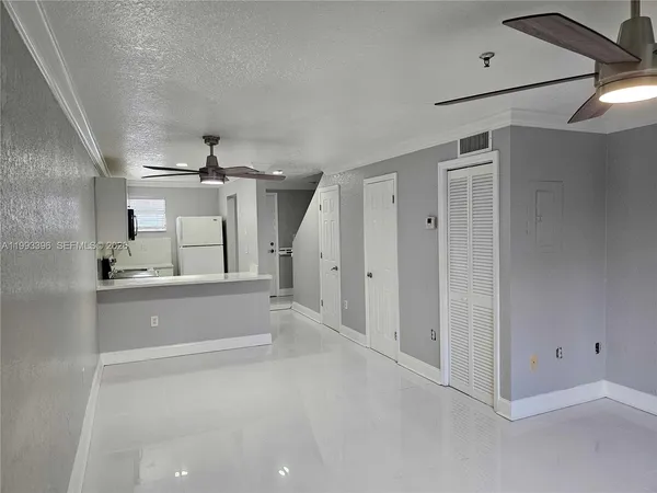 $2,250 | 8027 Northwest 8th Street, Unit 17, Miami, FL 33126