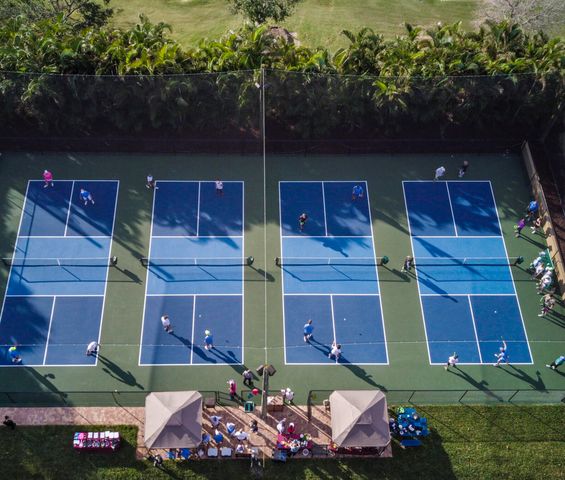 a view of a tennis court
