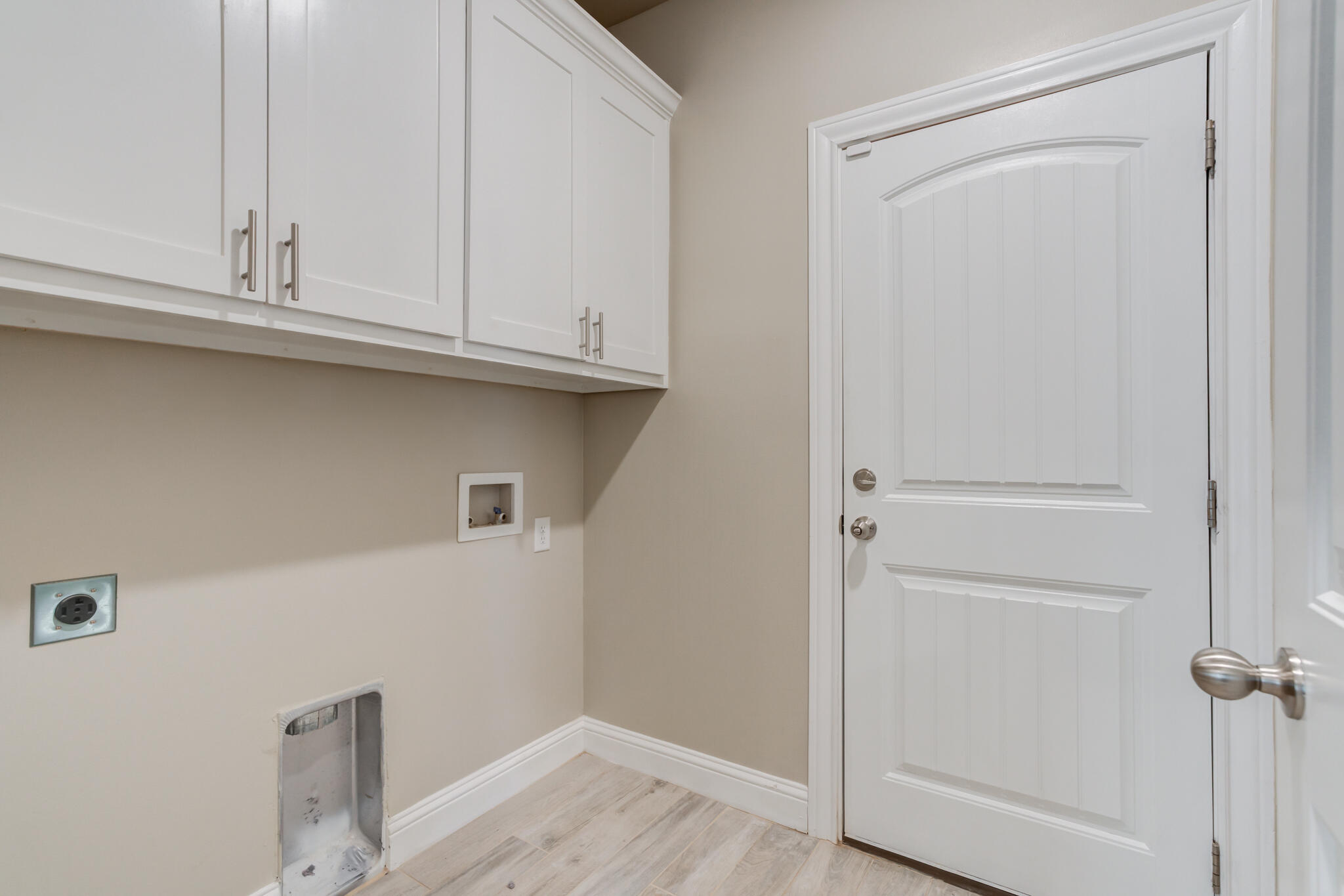 7633 87th Street Lubbock, TX 79424 - Photo 30 of 47 a view of cabinets