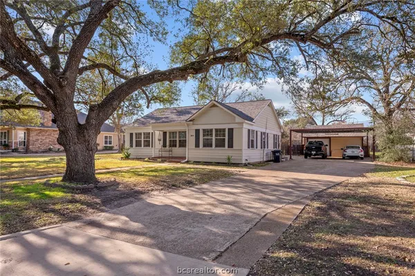 $499,000 | 309 Bolton Avenue, College Station, TX 77840