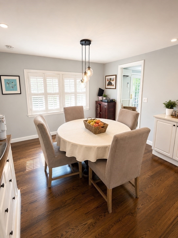 51 Hartman Road Newton, MA 02459 - Photo 6 of 23