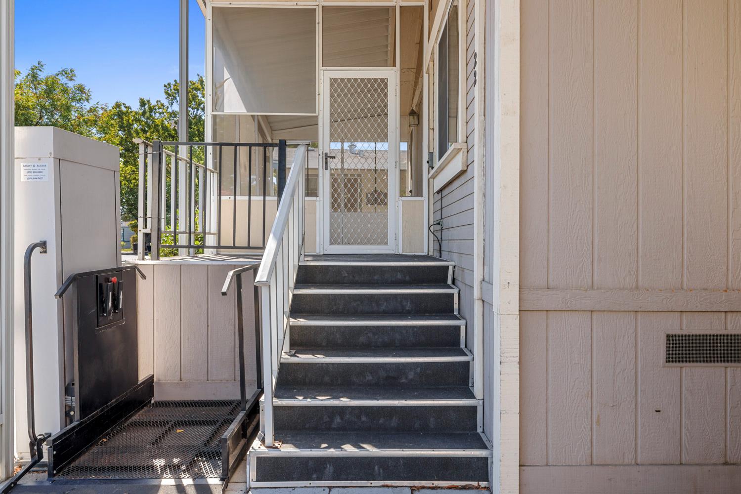 2621 Prescott Road, Unit 22 Modesto, CA 95350 - Photo 4 of 35 Gallery Image 4