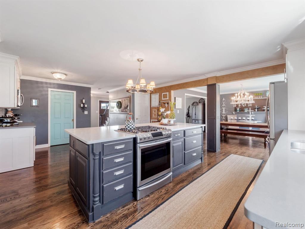 32110 Lahser Road Beverly Hills, MI 48025 - Photo 8 of 41