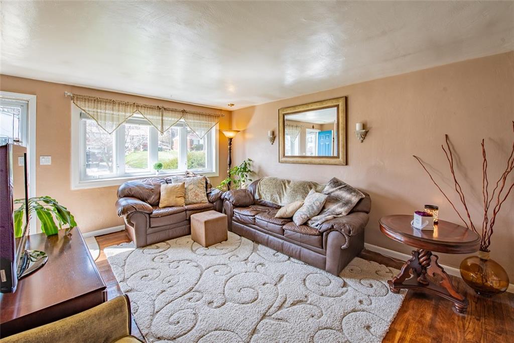 617 Snowball Road Monroeville, PA 15146 - Photo 4 of 17 Gallery Image 4