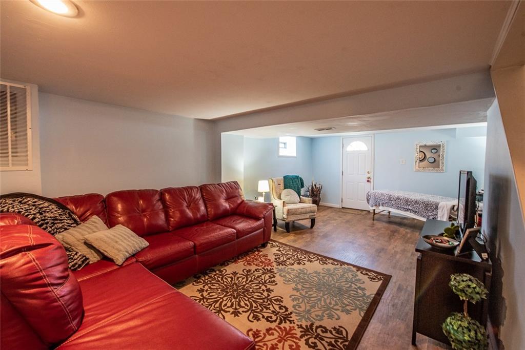617 Snowball Road Monroeville, PA 15146 - Photo 8 of 17 Gallery Image 8