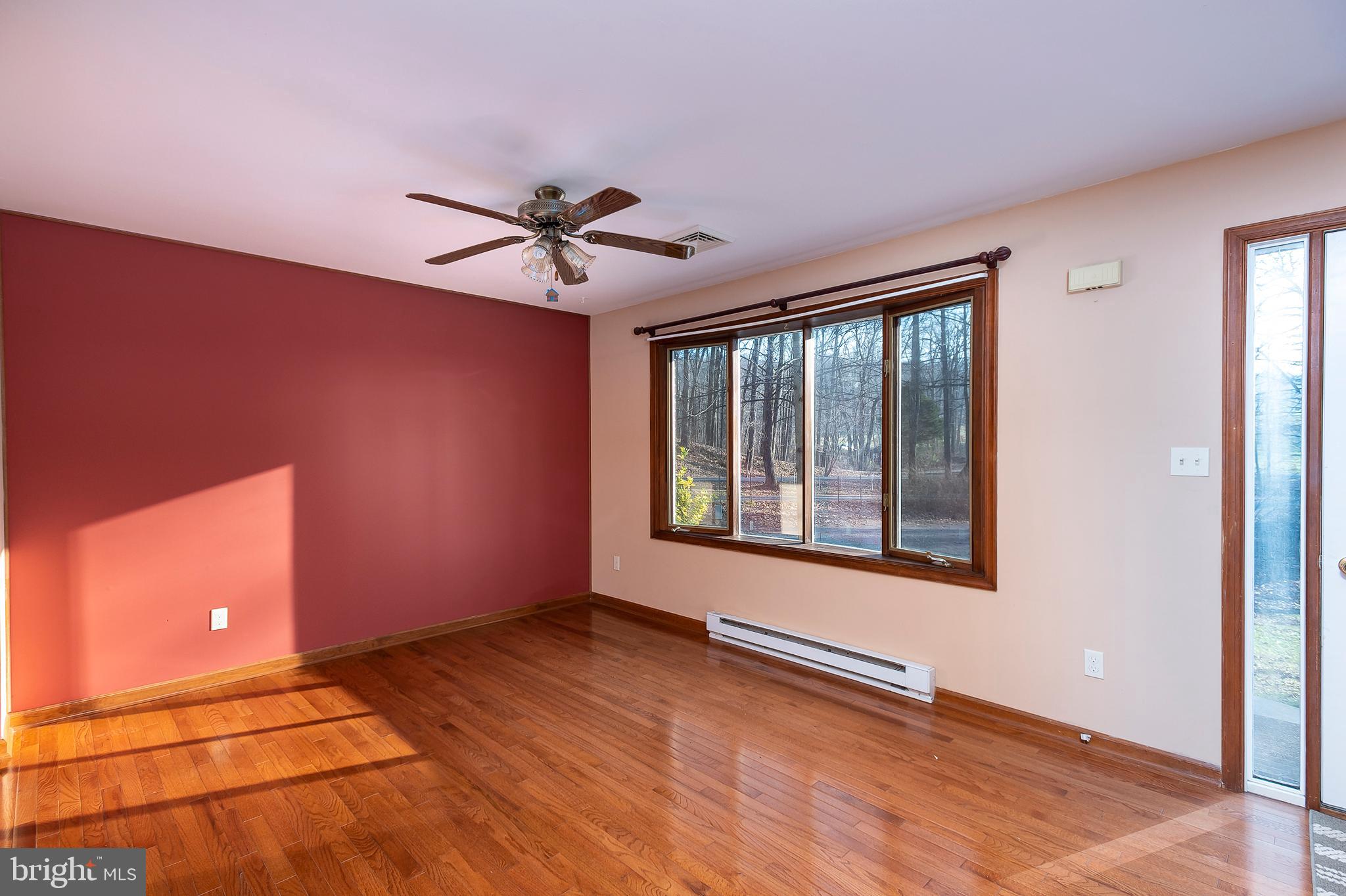 4437 Roop Road Mount Airy, MD 21771 - Photo 5 of 32 Living Room