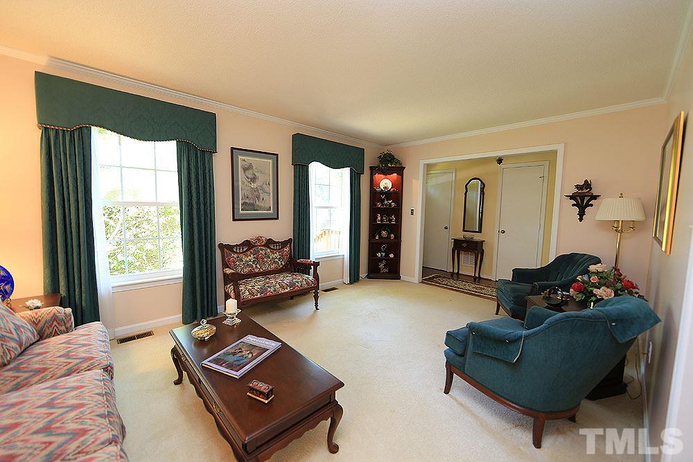 4317 Pickwick Drive Raleigh, NC 27613 - Photo 4 of 24