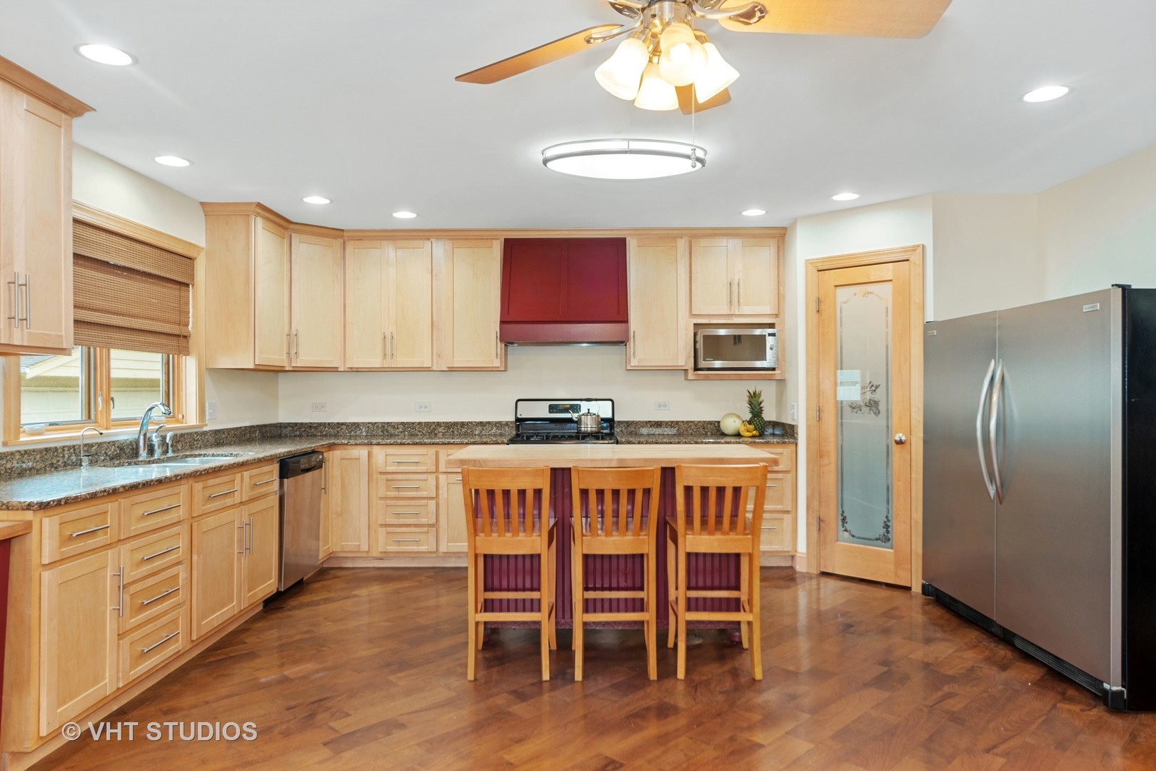965 Spring Road Elmhurst, IL 60126 - Photo 5 of 27 Gallery Image 5