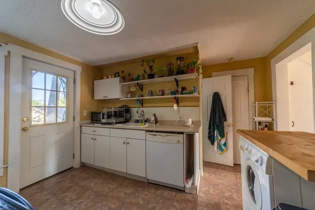 $2,000 | 66 Lyford Street, Laconia, NH 03246