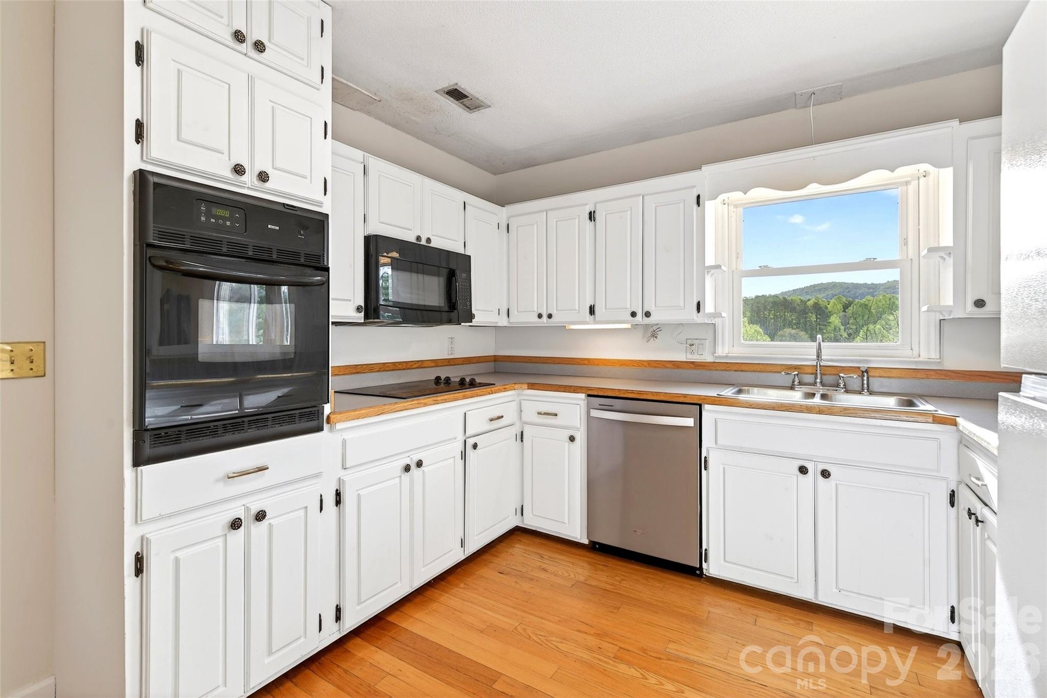 82 Landis Road Marion, NC 28752 - Photo 20 of 48
