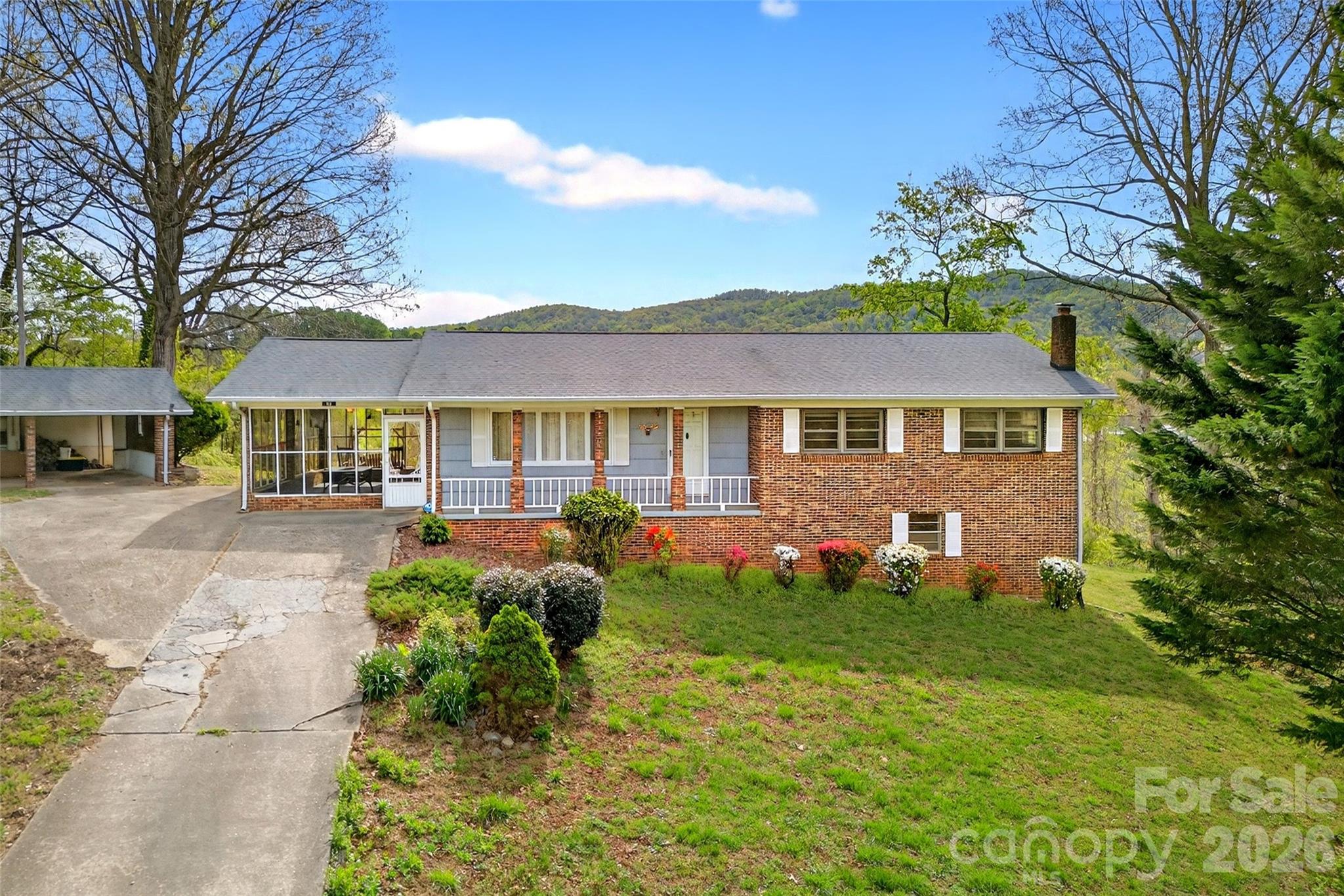 82 Landis Road Marion, NC 28752 - Photo 2 of 48