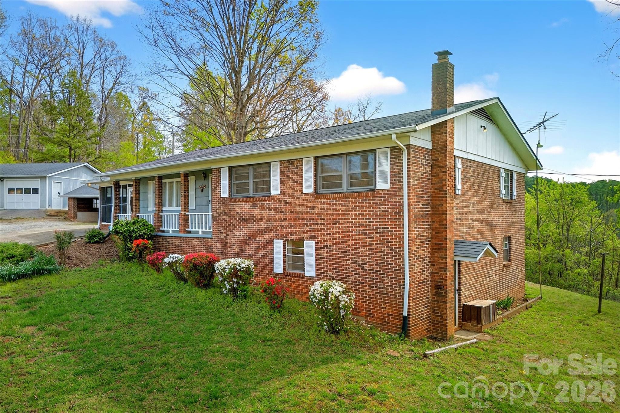 82 Landis Road Marion, NC 28752 - Photo 2 of 48