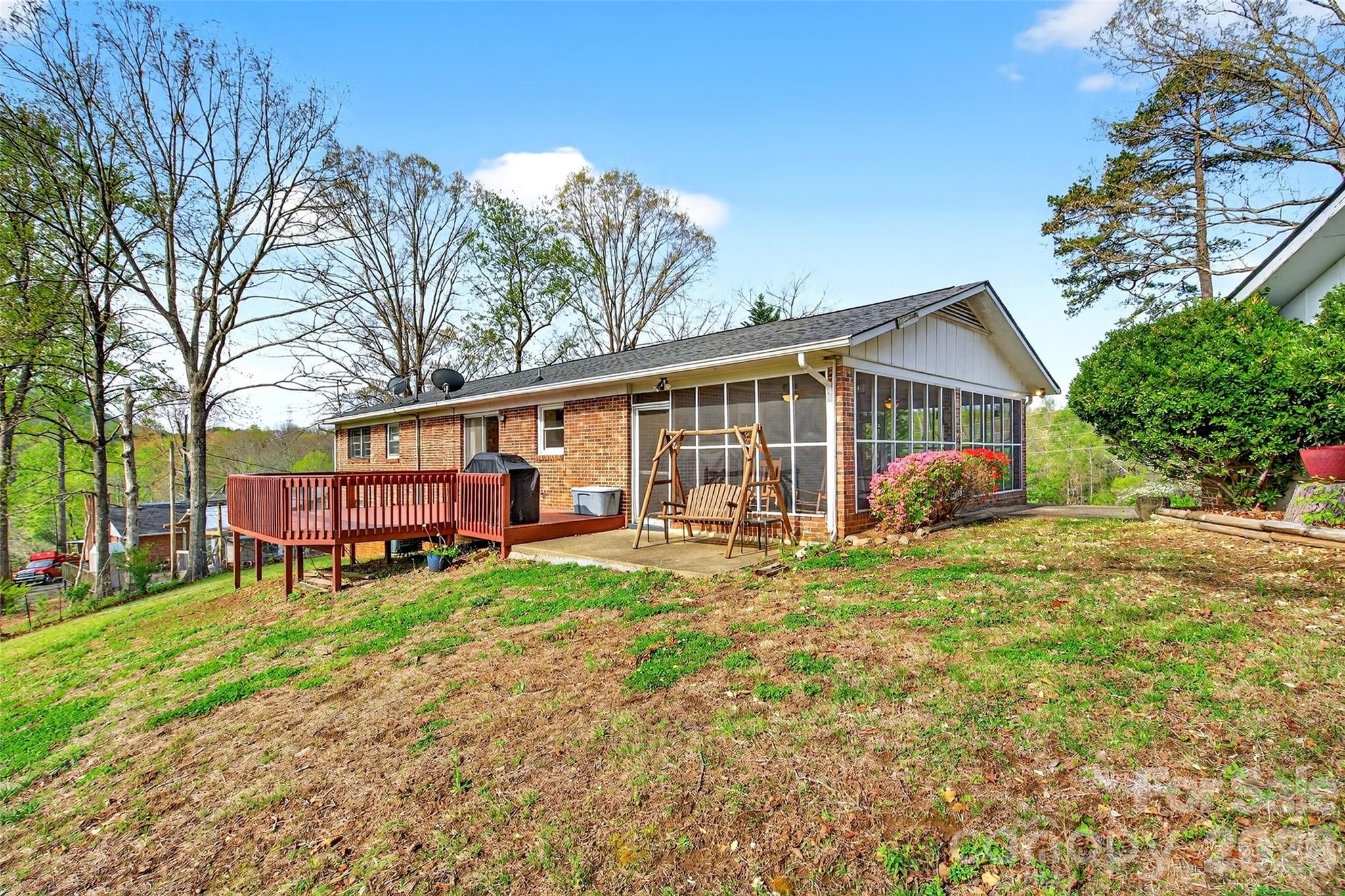 82 Landis Road Marion, NC 28752 - Photo 4 of 48