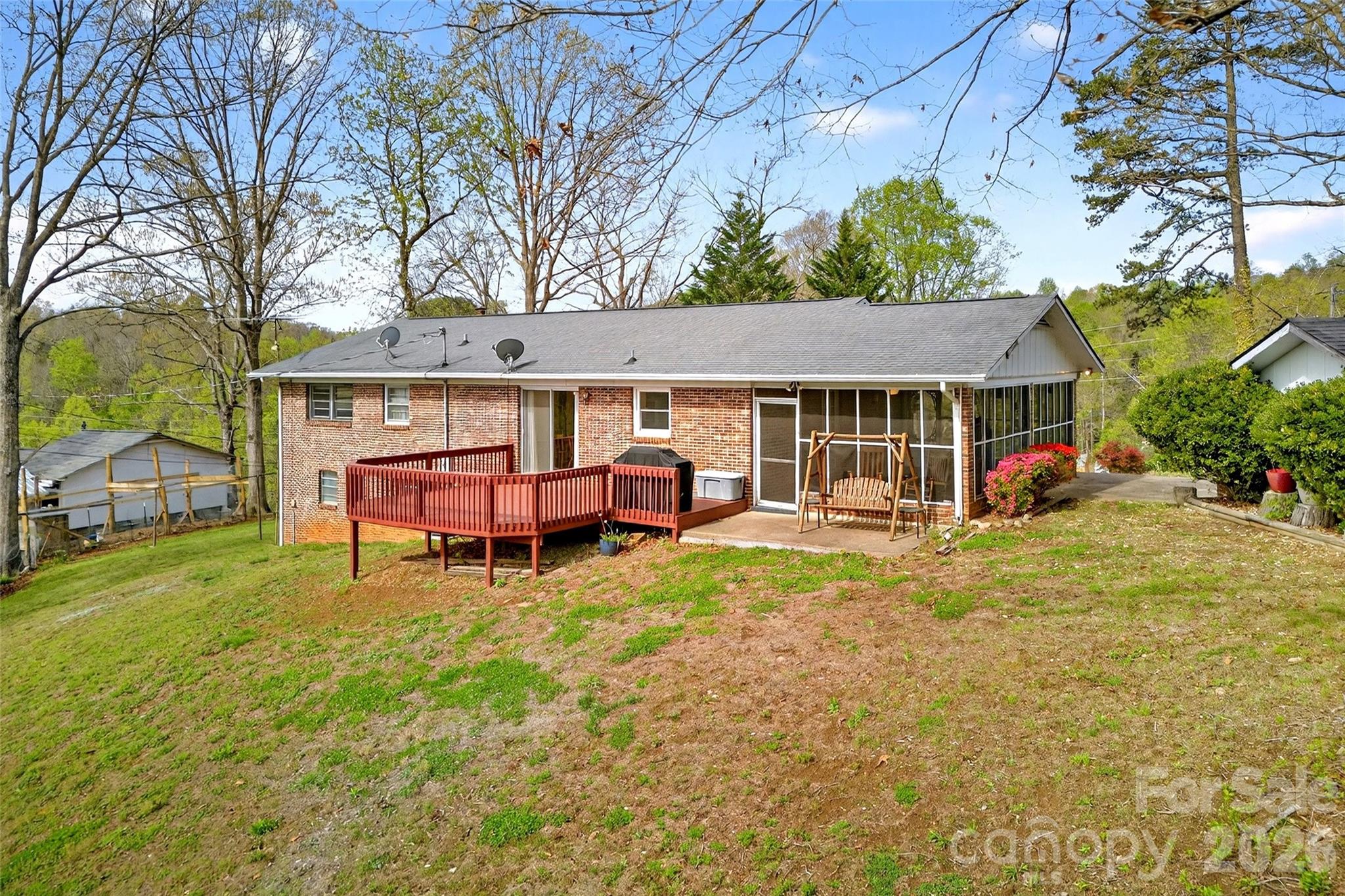 82 Landis Road Marion, NC 28752 - Photo 5 of 48