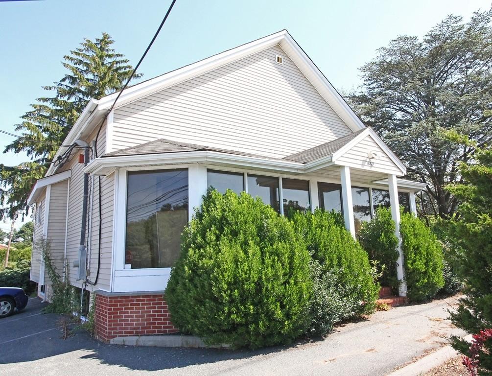 662 State Road Dartmouth, MA 02747 - Photo 1 of 23 Gallery Image 1