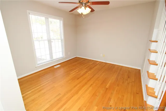 a view of empty room with window