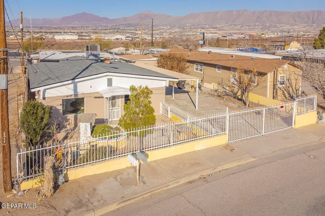 $220,000 | 326 Ocotillo Drive, Sunland Park, NM 88063