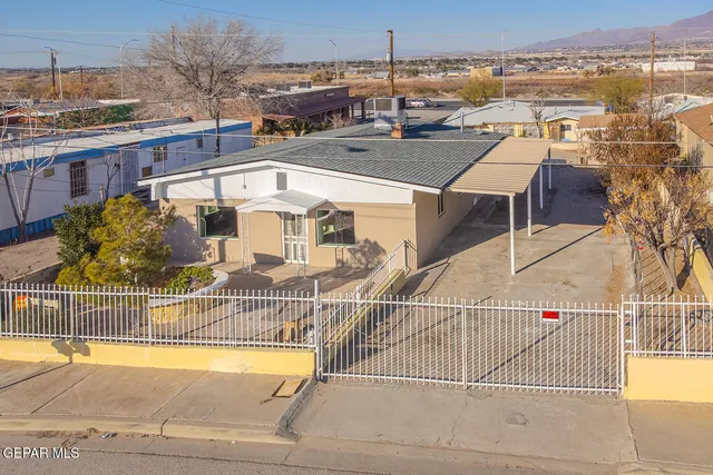 $220,000 | 326 Ocotillo Drive, Sunland Park, NM 88063