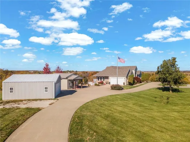 $865,000 | 10030 Airfield Lane, Richmond, MO 64085