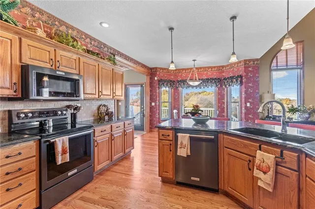 $865,000 | 10030 Airfield Lane, Richmond, MO 64085