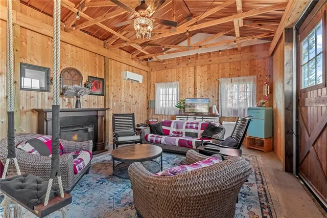 $865,000 | 10030 Airfield Lane, Richmond, MO 64085