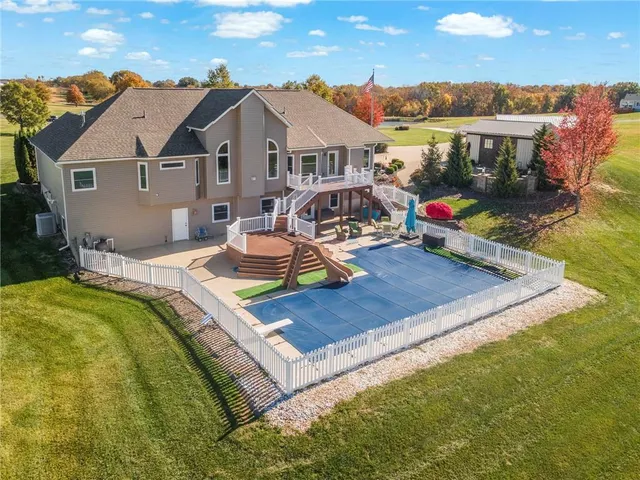 $865,000 | 10030 Airfield Lane, Richmond, MO 64085