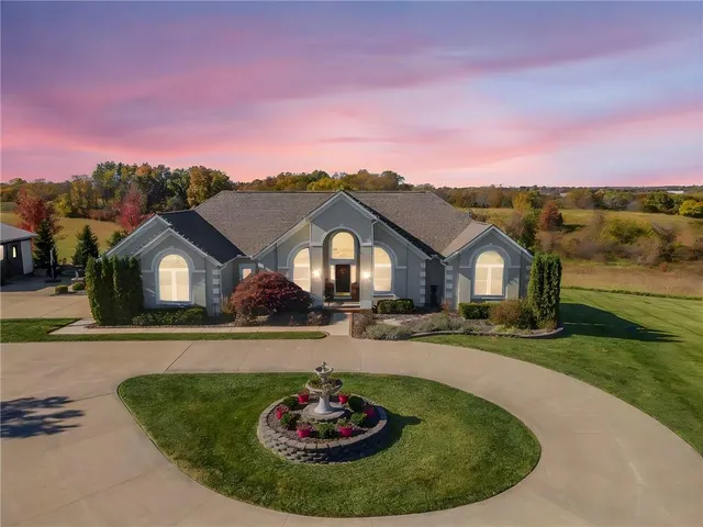 $865,000 | 10030 Airfield Lane, Richmond, MO 64085
