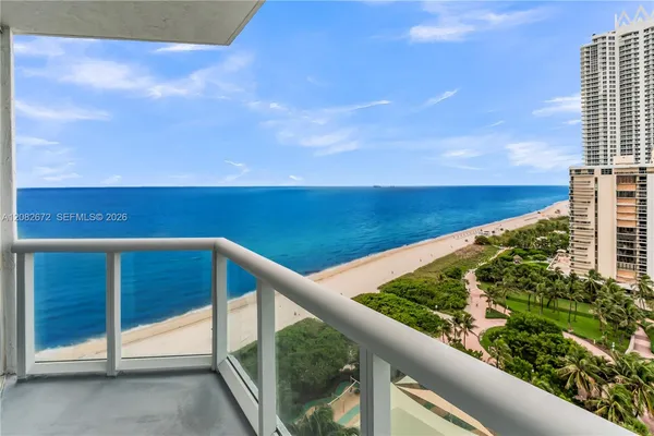 $4,250 | 6515 Collins Avenue, Unit 1504, Miami Beach, FL 33141