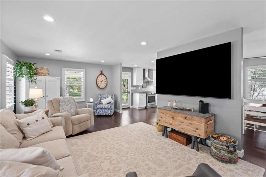 522 Hickory Street Bremen, GA 30110 - Photo 10 of 64 a living room with furniture and a flat screen tv