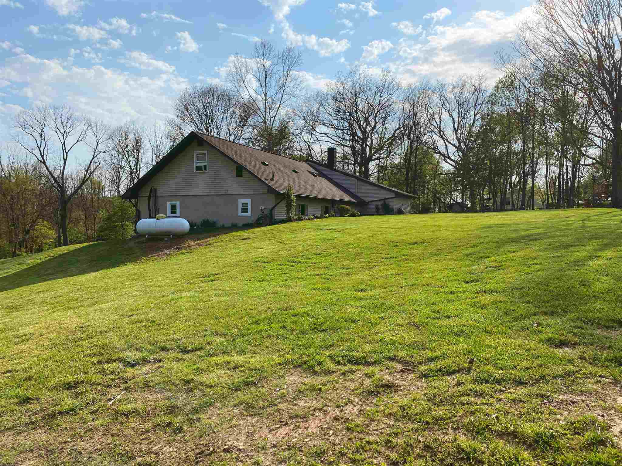 50 April Sound Addition Bedford, IN 47421 - Photo 8 of 34 Gallery Image 8