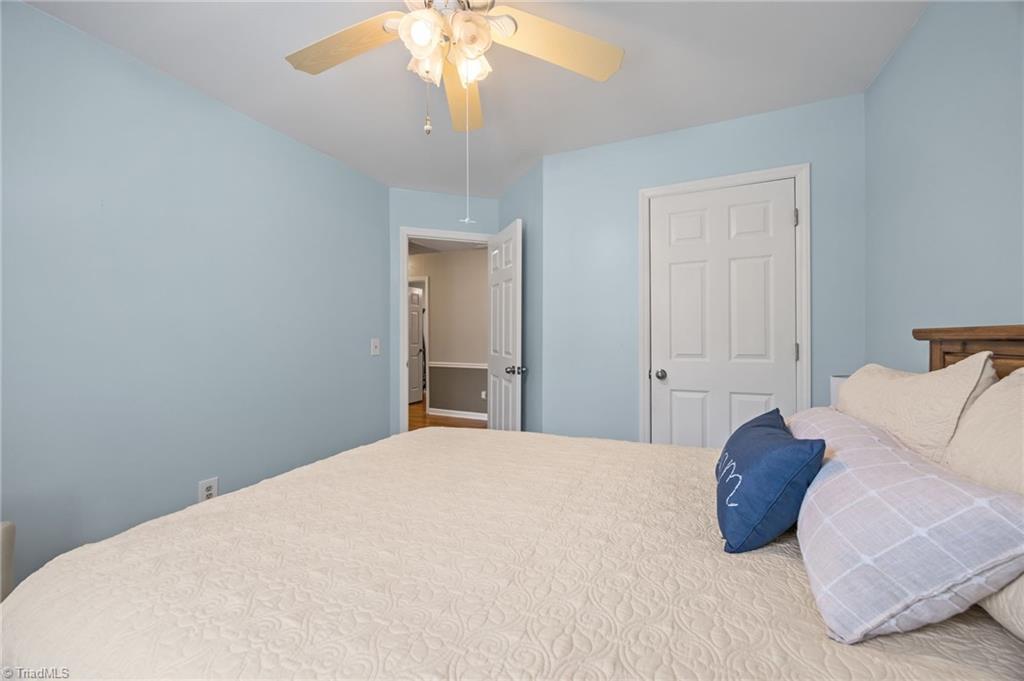 3922 Landover Drive High Point, NC 27265 - Photo 23 of 34