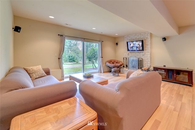 $630,000 | 16012 216th Avenue Northeast, Woodinville, WA 98077