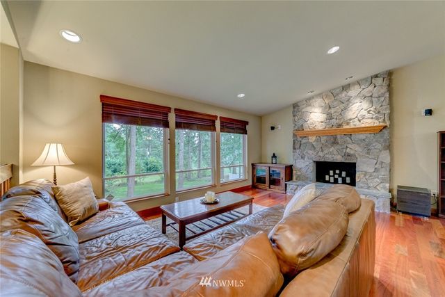 $630,000 | 16012 216th Avenue Northeast, Woodinville, WA 98077
