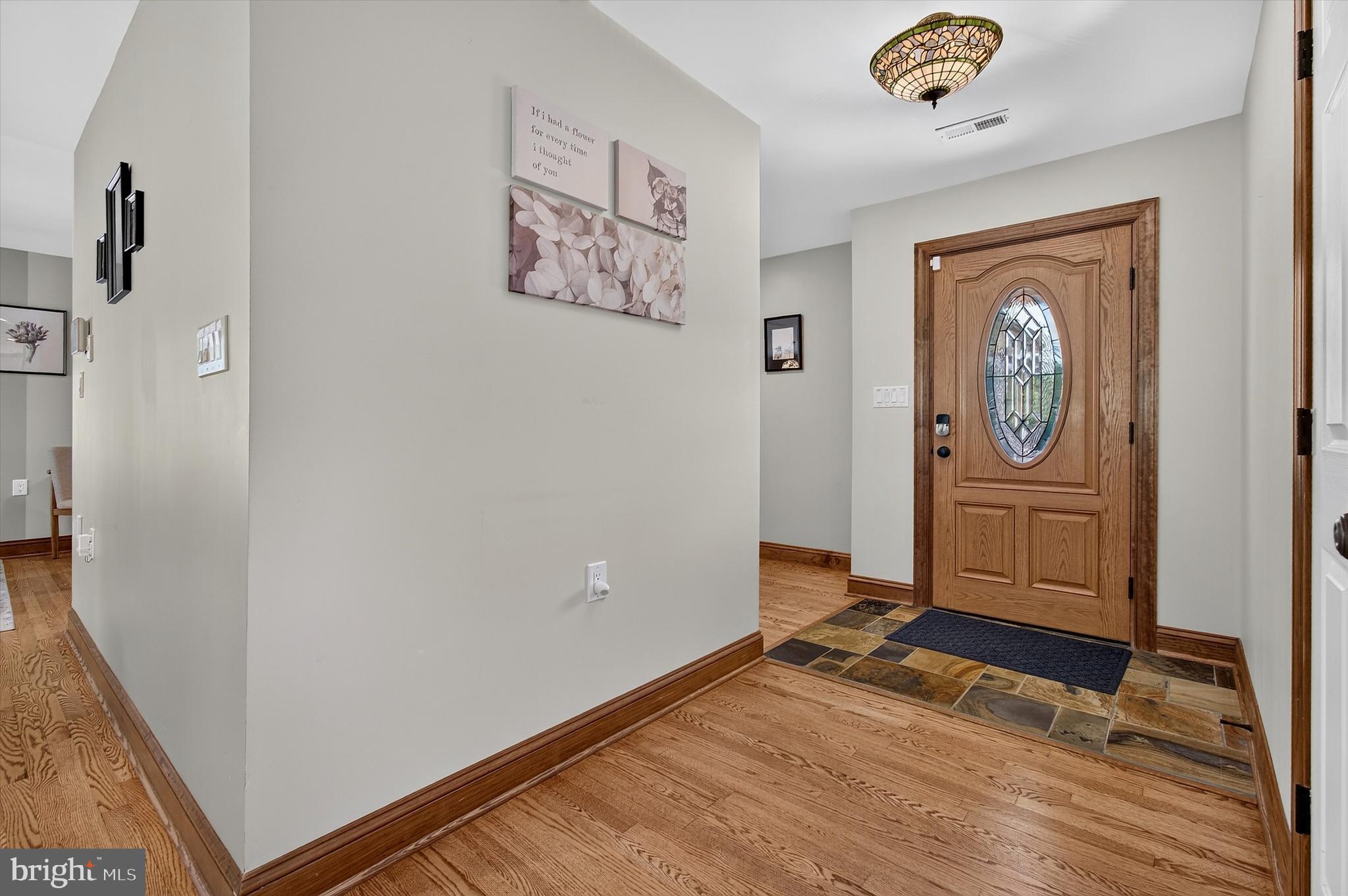 13471 Sagle Road Purcellville, VA 20132 - Photo 12 of 61