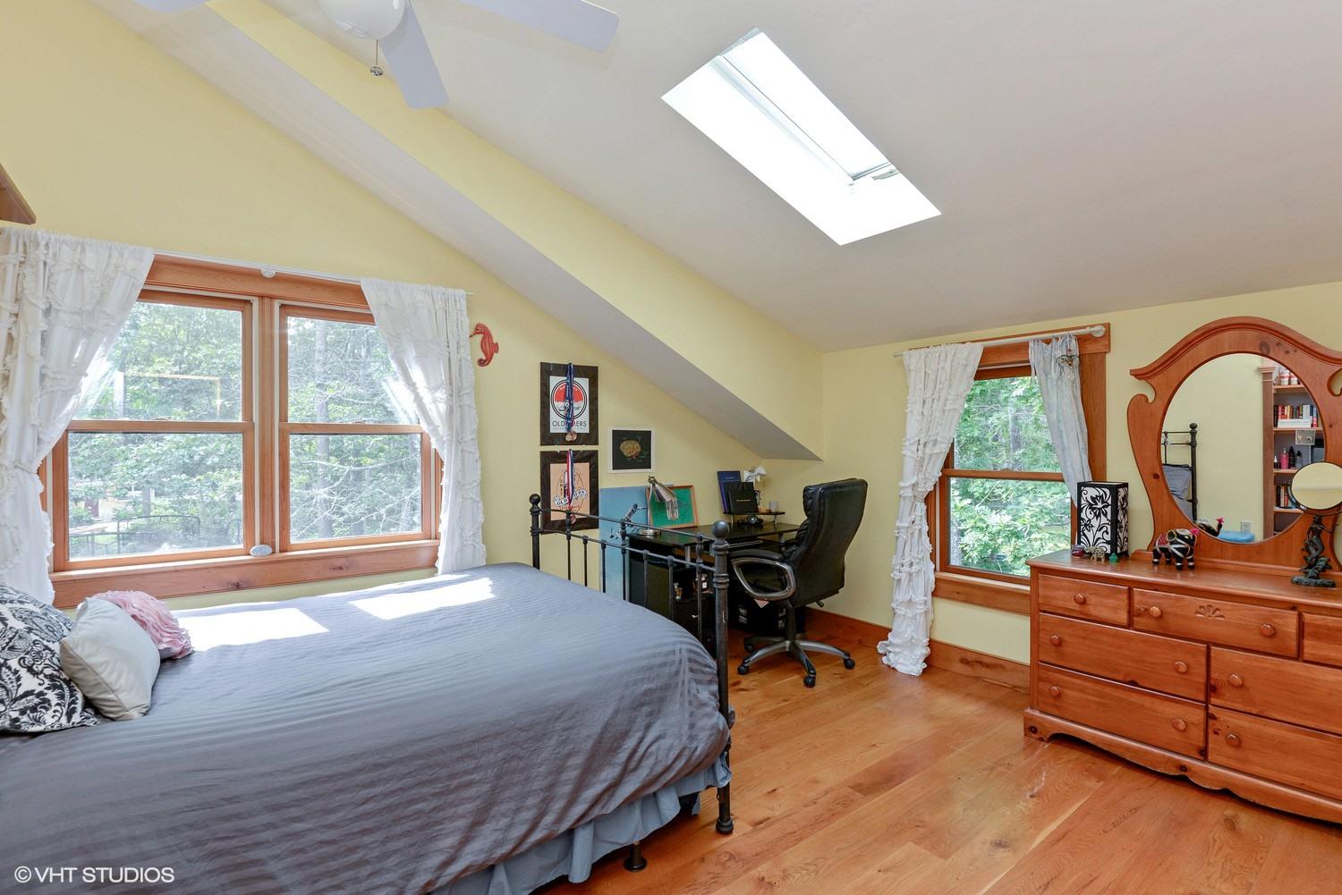 230 Epanow Road Eastham, MA 02642 - Photo 10 of 17 2nd bedroom
