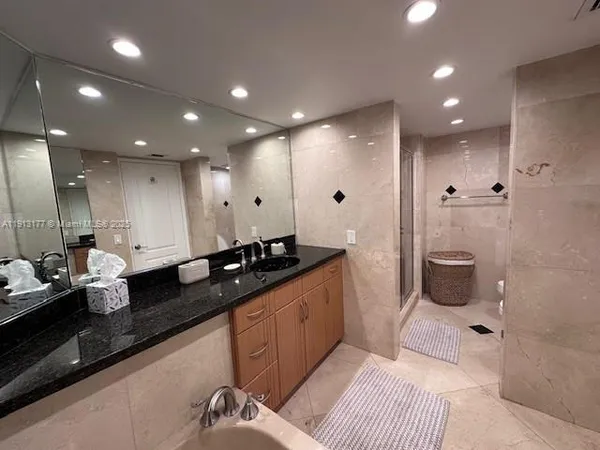 $3,000 | 1717 North Bayshore Drive, Unit A2553, Miami, FL 33132