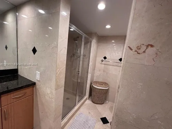 $3,000 | 1717 North Bayshore Drive, Unit A2553, Miami, FL 33132