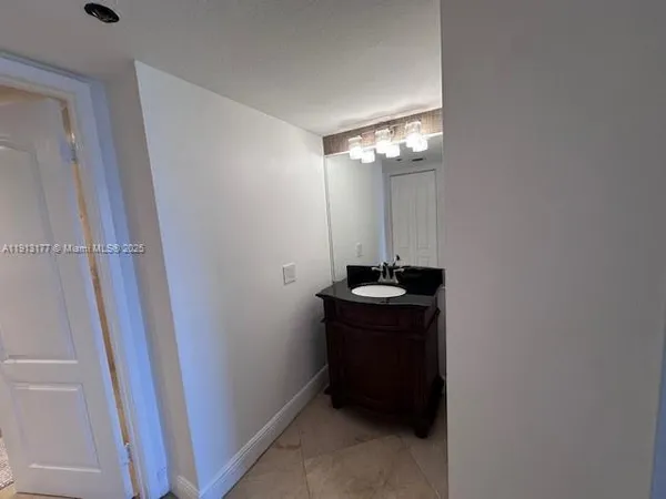 $3,000 | 1717 North Bayshore Drive, Unit A2553, Miami, FL 33132