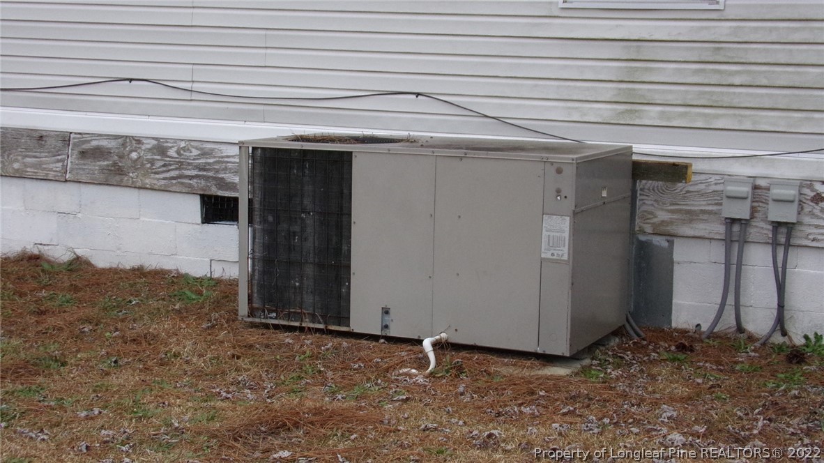 128 Dodson Road Rockingham, NC 28379 - Photo 5 of 25 a view of a garage