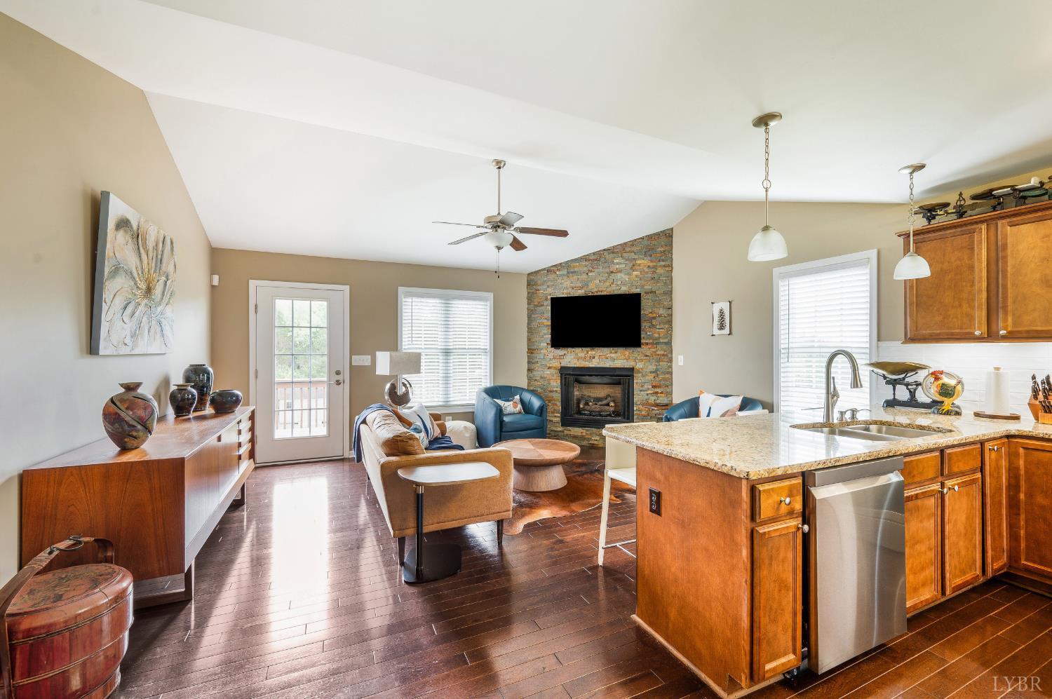 4092 Thomas Jefferson Road Forest, VA 24551 - Photo 7 of 69