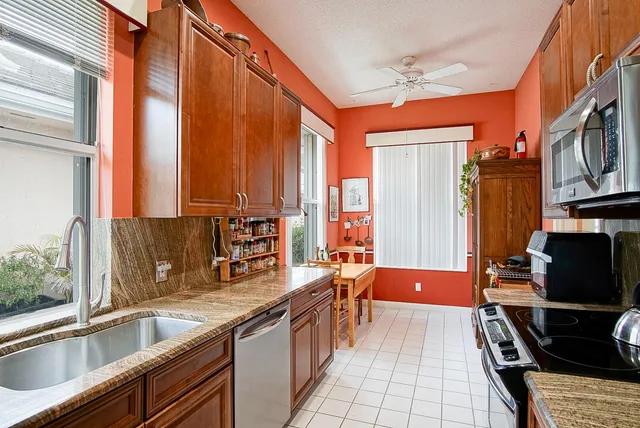 $349,999 | 1553 Northwest Amherst Drive, St. Lucie West, FL 34986