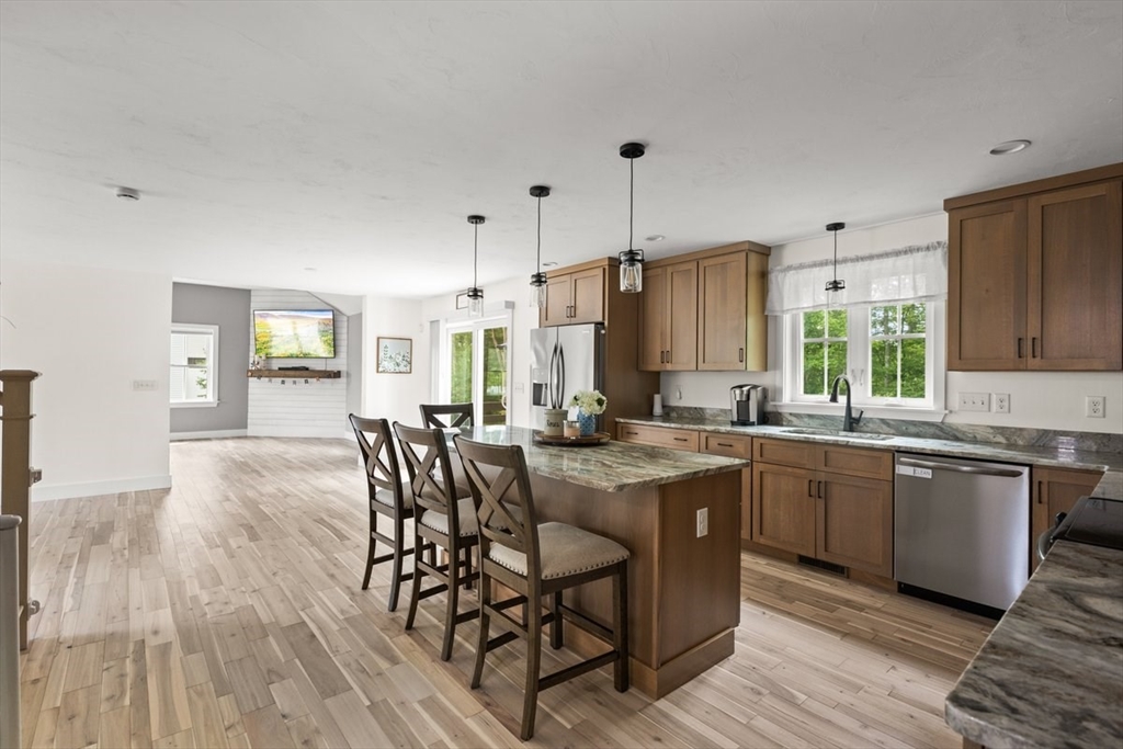 20 Georgia Rae Way Attleboro, MA 02703 - Photo 5 of 35 Gallery Image 5