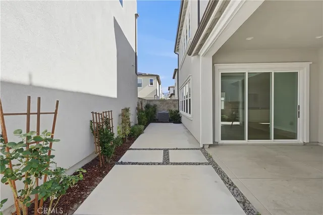 $5,800 | 141 Holliston, Lake Forest, CA 92630