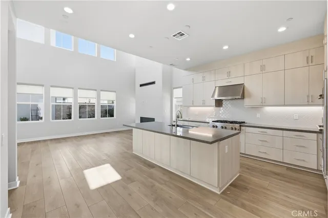 $5,800 | 141 Holliston, Lake Forest, CA 92630