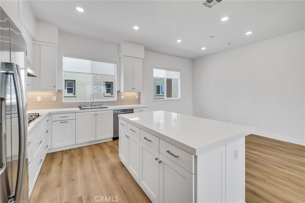 160 Restore Irvine, CA 92618 - Photo 13 of 50