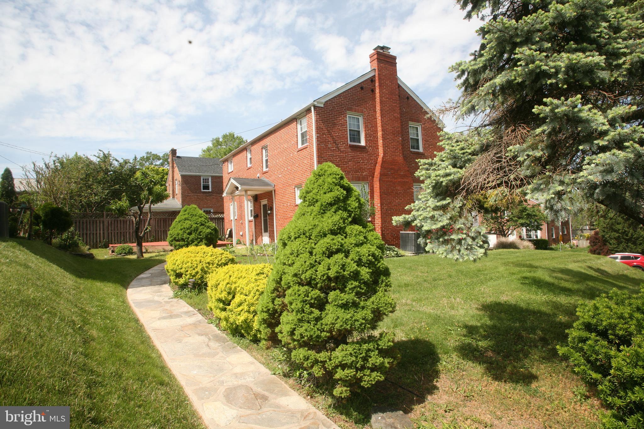 2 Dunmore Road Baltimore, MD 21228 - Photo 20 of 21 Rear of home with spacious yard