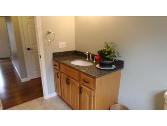 72 Sullivan Road Hudson, NH 03051 - Photo 14 of 22