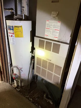 a picture of water heater