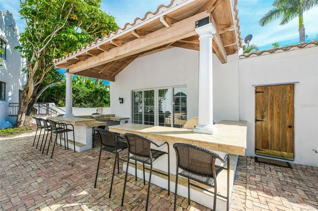 $3,700,000 | 76 South Washington Drive, Sarasota, FL 34236