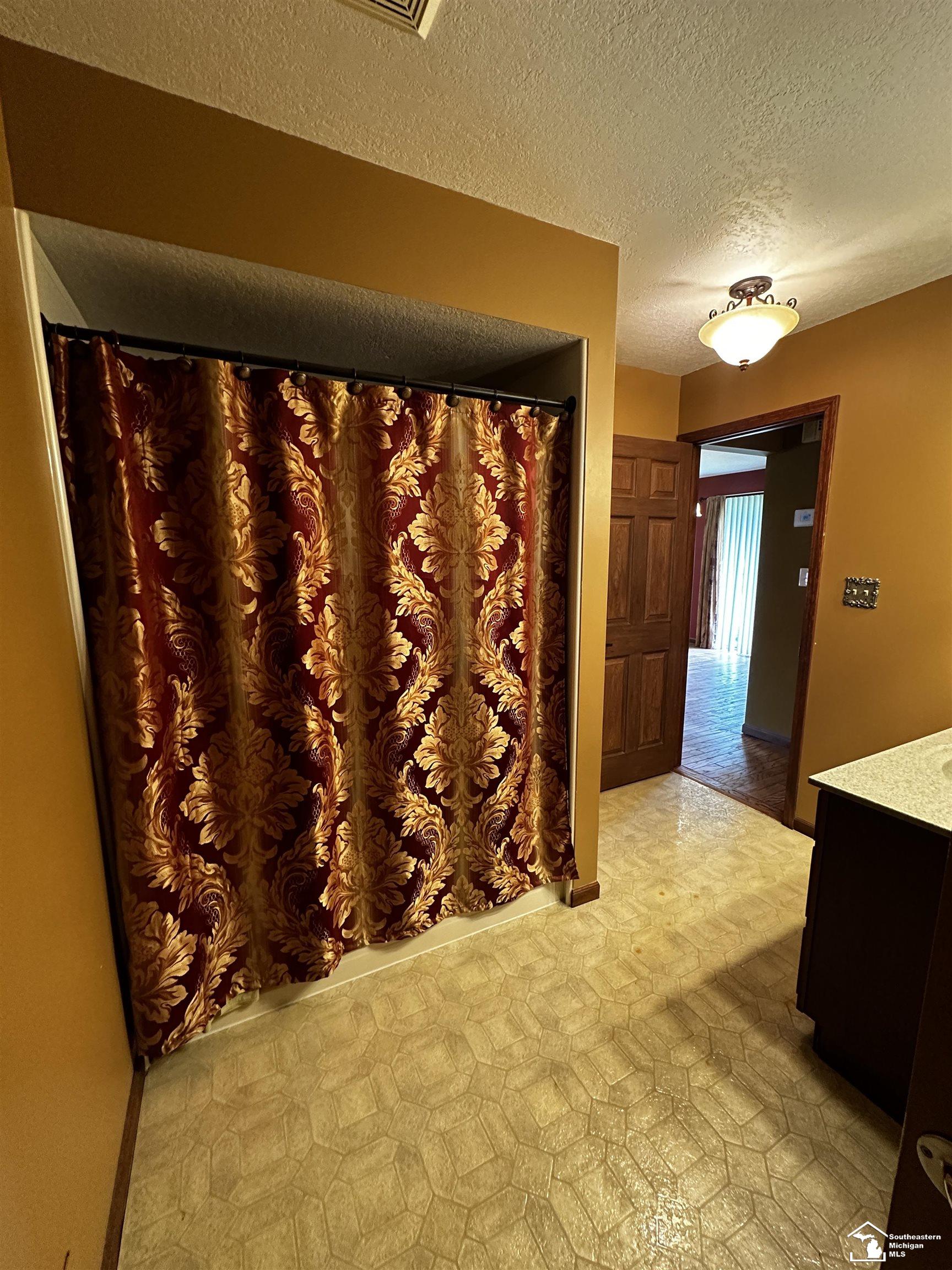 13759 Alton Road Monroe, MI 48161 - Photo 9 of 21 50146052-105ba9ea-791f-4adb-97b4-17f0f6146cab.JPG